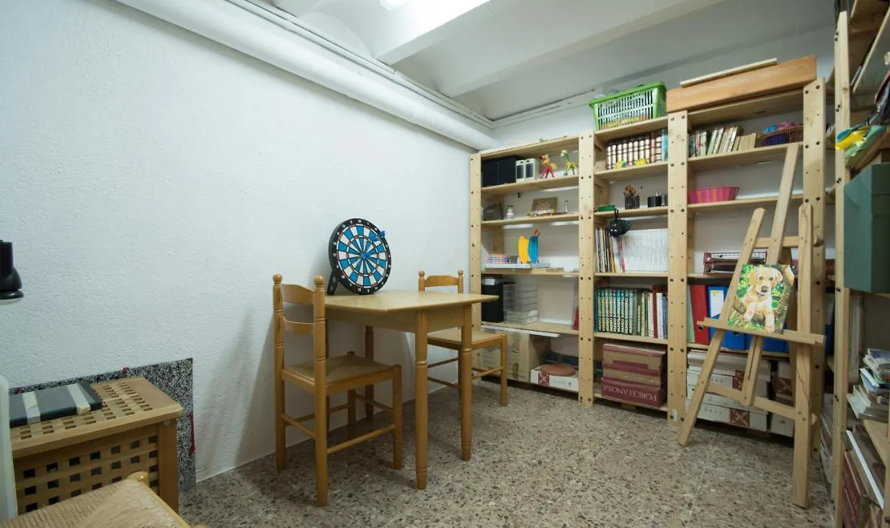 R17 Casa Merce Rodoreda カラフェル 0*,  スペイン